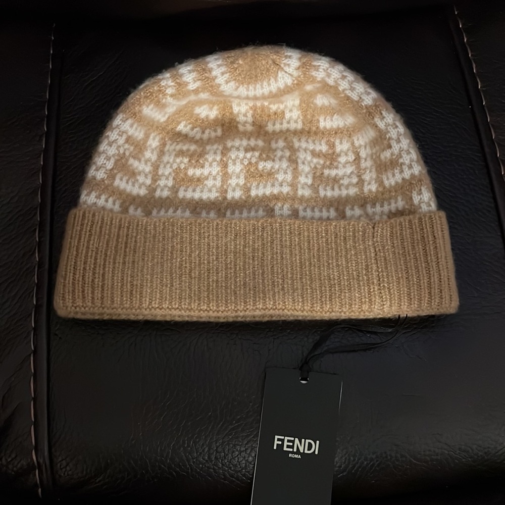Fendi unisex FF zucca monogram knit cashmere beanie NWT - Picture 5 of 5